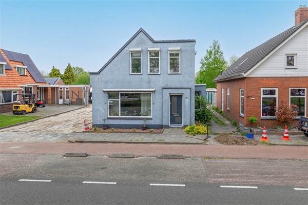 Te koop: Vrijstaand wonen met vrij zicht over het water en slaapkamer met badkamer op de begane grond !